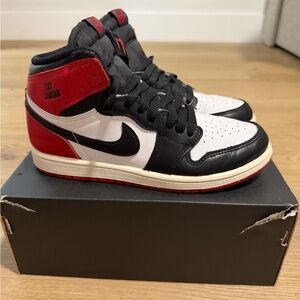 Jordan 1 Retro High OG "Black Toe" WHITE/BLACK/RED